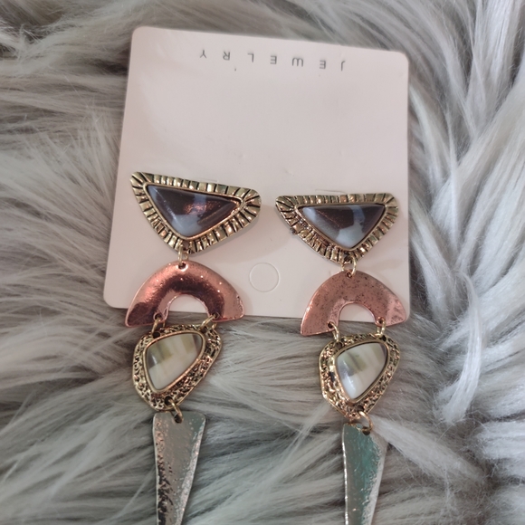 🔥HOST PICK🔥NWT Aztec Southwestern Boho Geometric Dangle Earrings - Picture 3 of 4